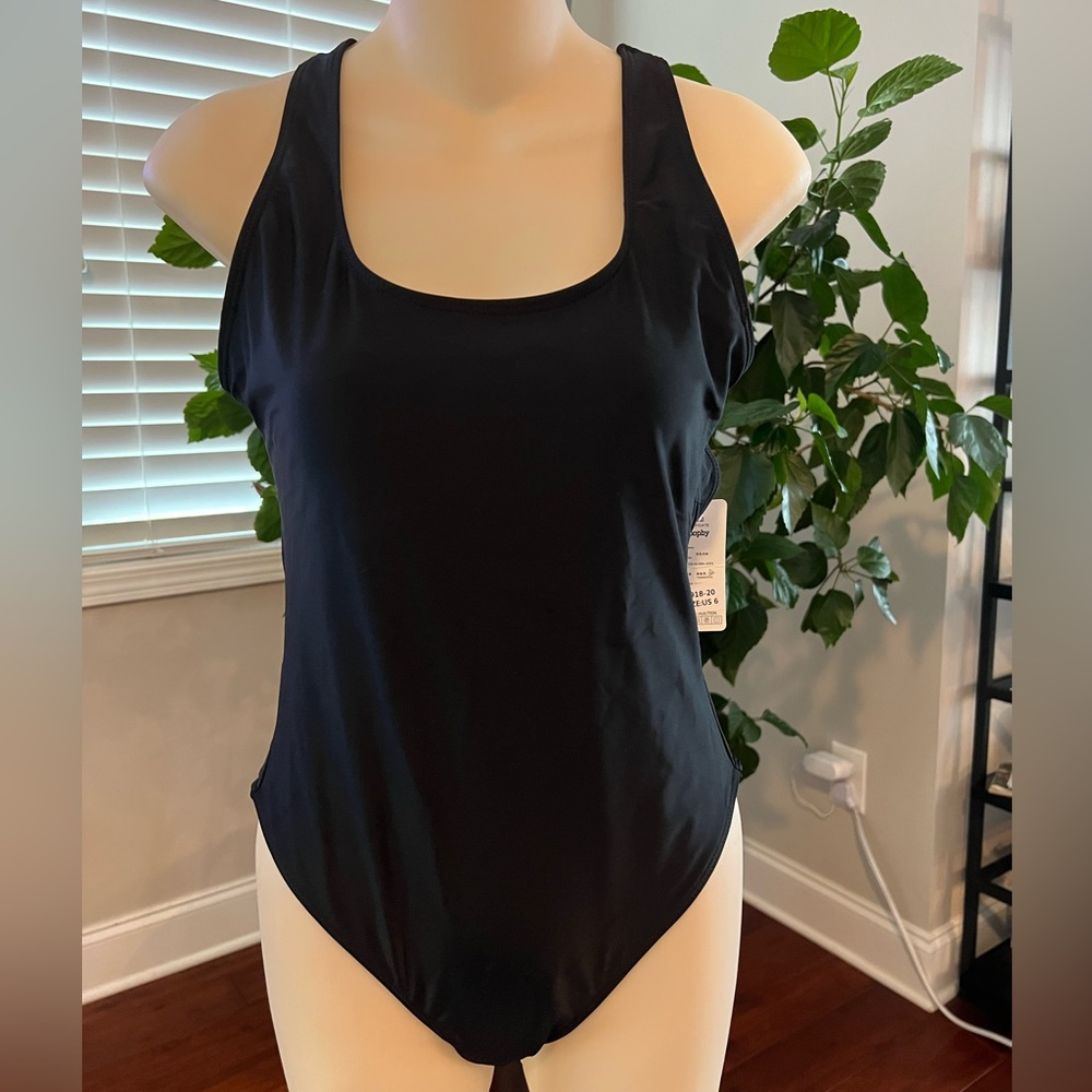 NWT Women's 1-Piece Black Athletic Swimsuit Slimming RacerBack Bathing Suit Sz 6